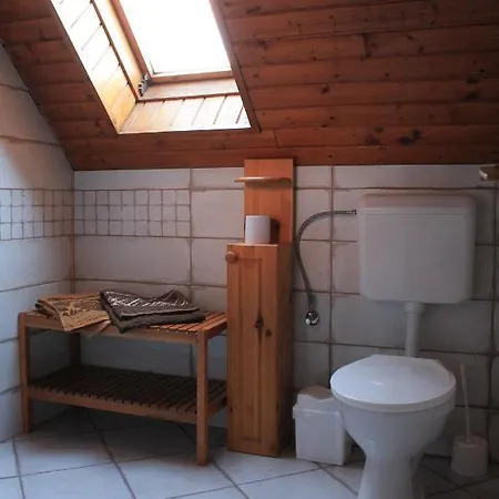 Lenke Apartmanhaz *
