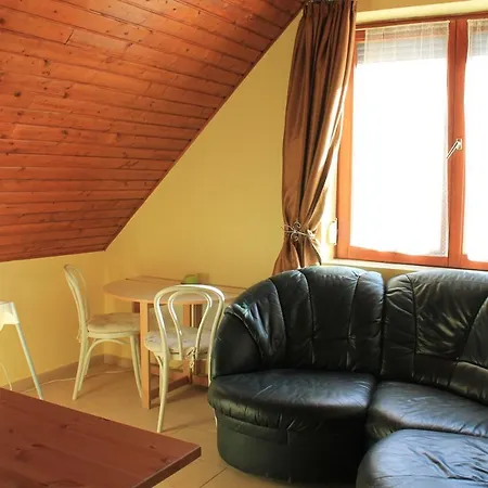 Lenke Apartmanhaz