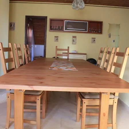 דירה Lenke Apartmanhaz בלטונללה