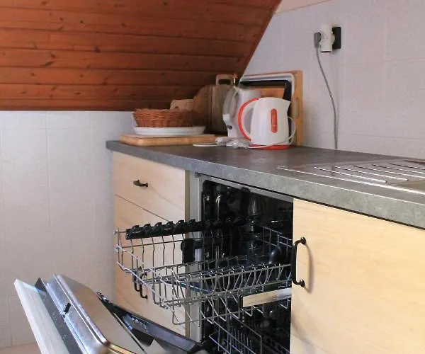شقة Lenke Apartmanhaz *