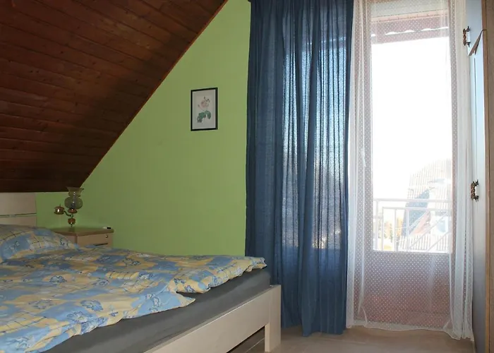 شقة Lenke Apartmanhaz *