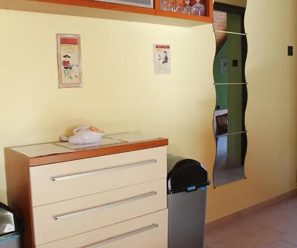 Lenke Apartmanhaz דירה בלטונללה