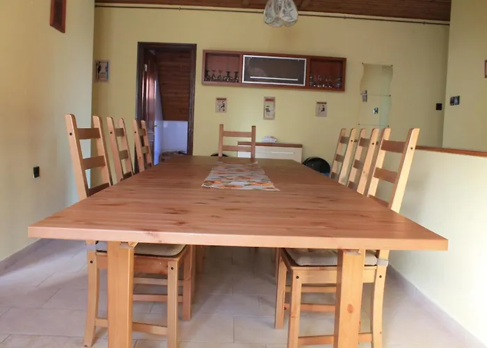 شقة Lenke Apartmanhaz بالاتوليلّي