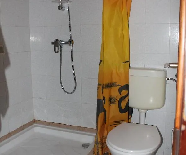 Lenke Apartmanhaz * בלטונללה