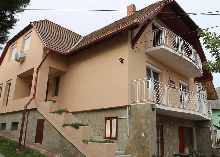Lenke Apartmanhaz شقة